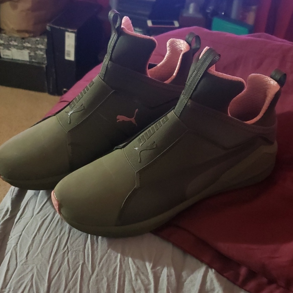 Womens Puma shoes